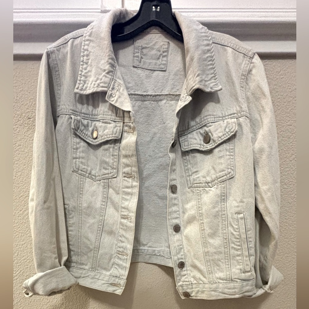 Forever 21 Light Blue White Vintage Denim Jean Jacket Size Medium